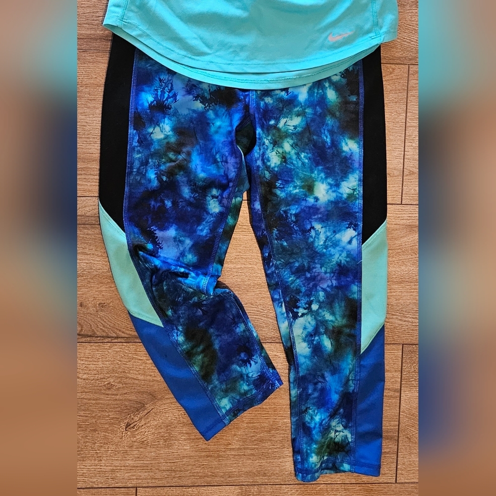 Lightly Worn- CHAMPION- DuoDry Capri Leggings, Blue/Green/Black - Size M